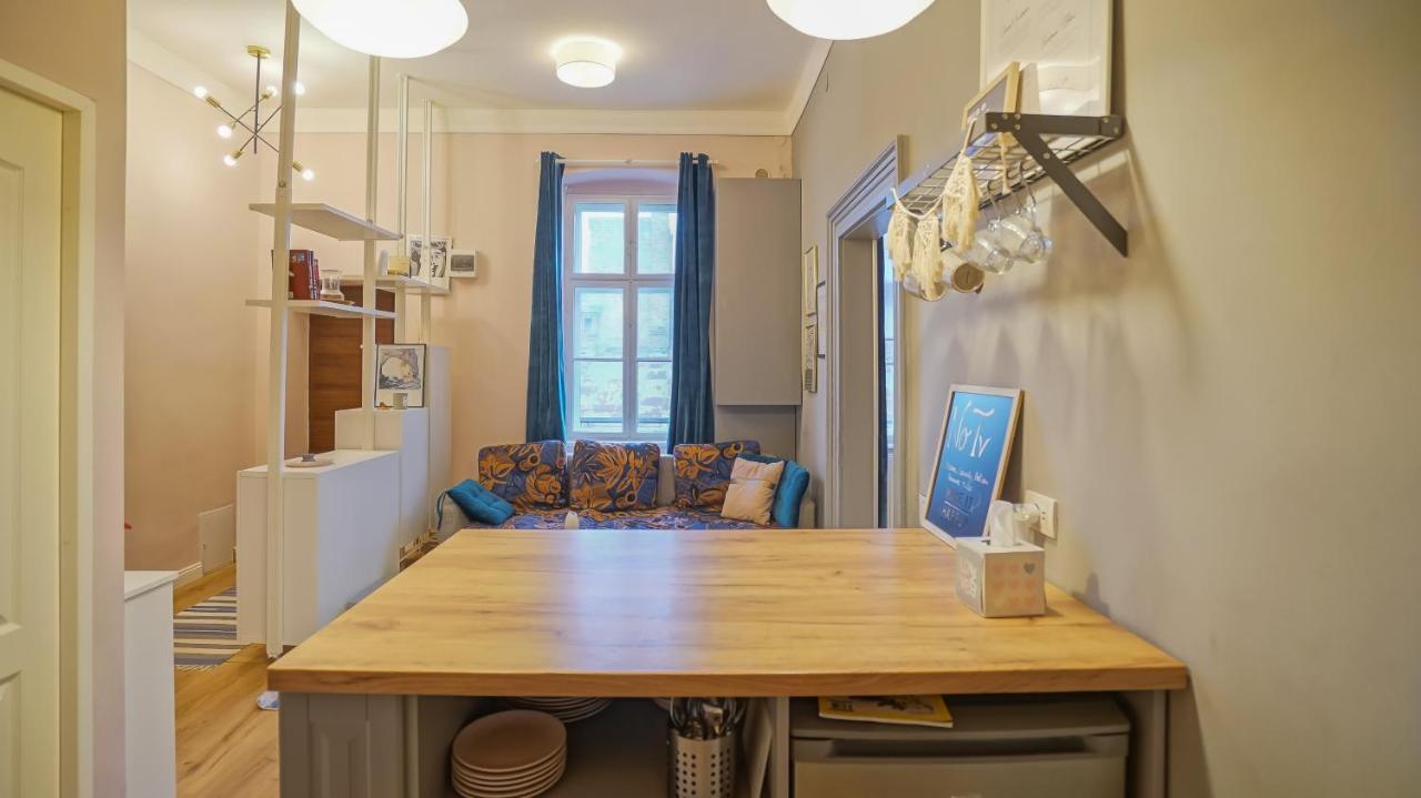 Coroni Republic Apart Apartman Brassó Kültér fotó