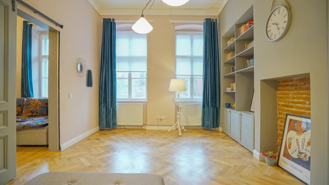 Coroni Republic Apart Apartman Brassó Kültér fotó